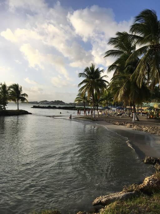 Blue Lagoon Appart En Residence Acces Plage Le Gosier  Esterno foto