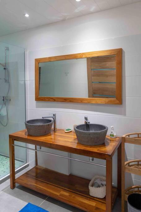 Blue Lagoon Appart En Residence Acces Plage Le Gosier  Esterno foto